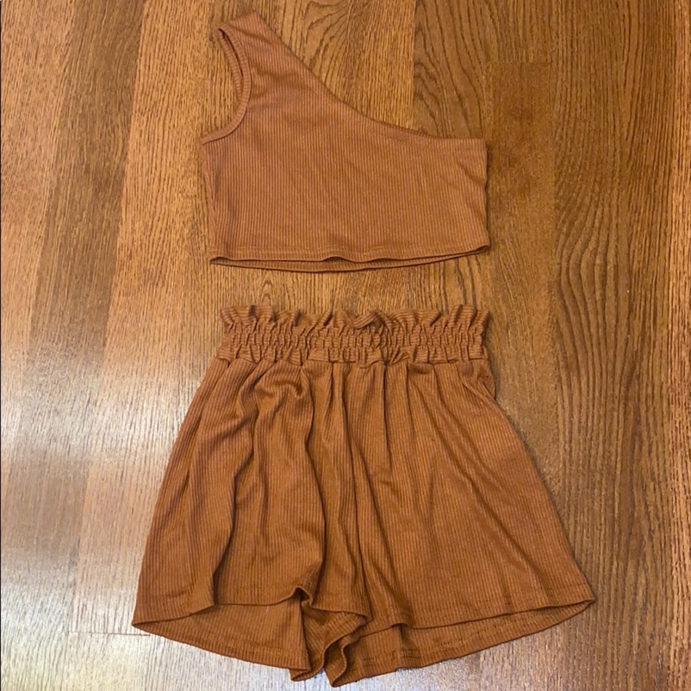 cute set NEVER WORN
